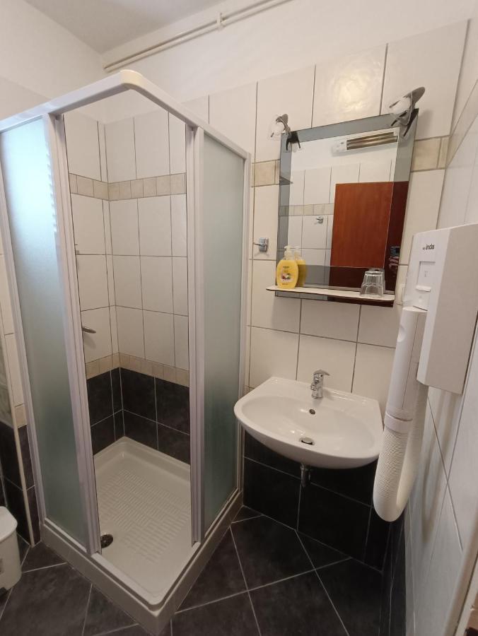 Rooms Rita Cres Buitenkant foto