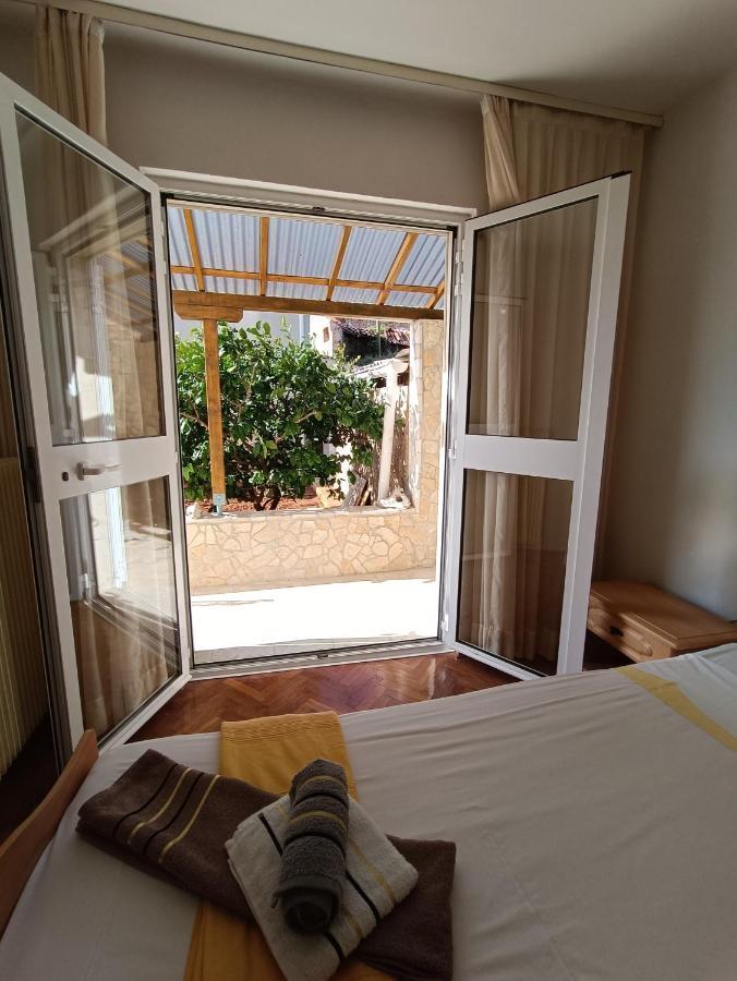 Rooms Rita Cres Buitenkant foto