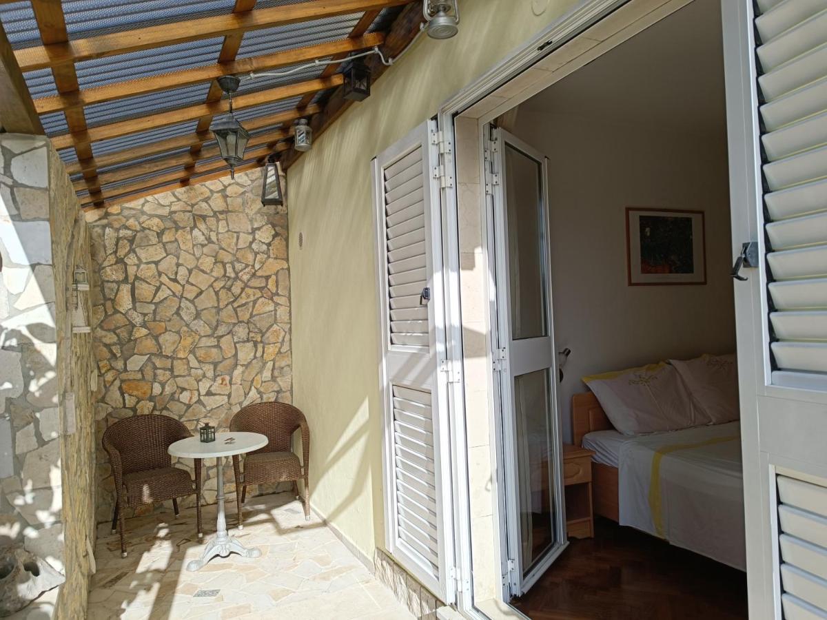 Rooms Rita Cres Buitenkant foto
